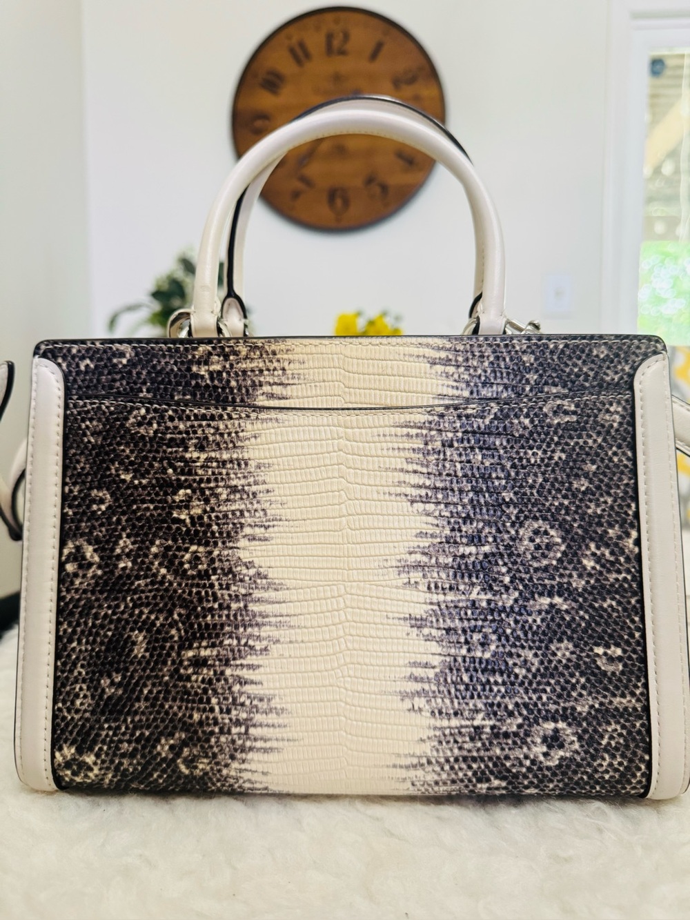 LIKE NEW Coach Zoe Carryall Satchel Chalk/Silver lizard-embossed leather R:598$ - Picture 6 of 16